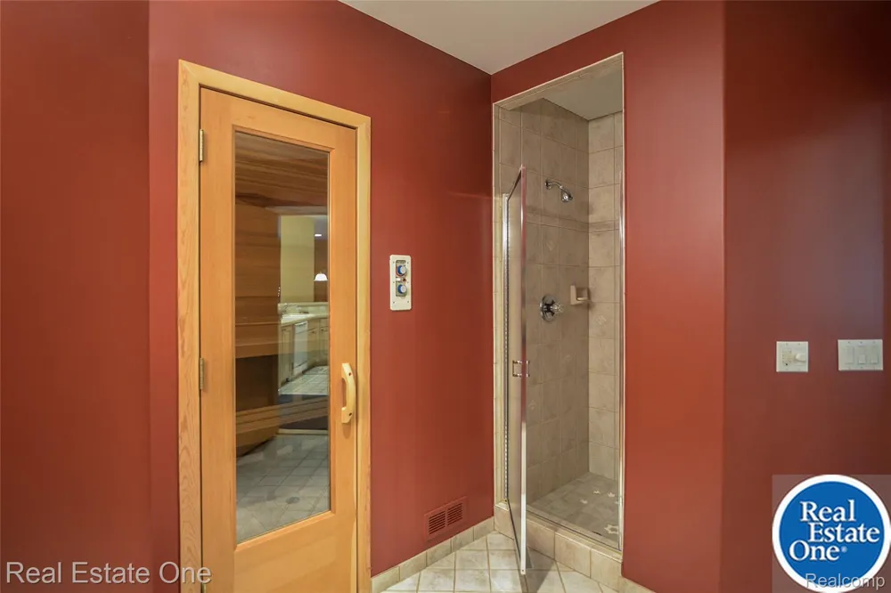 9673 CROSS CREEK DRIVE Green Oak Township, MI 48178