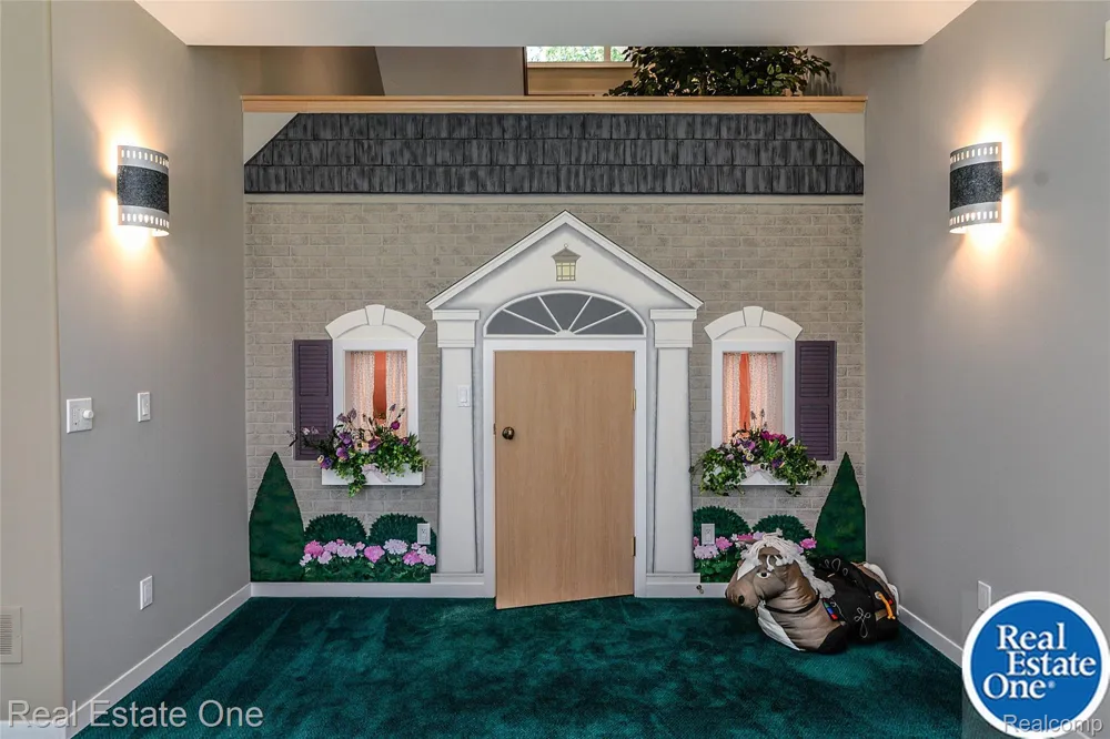 9673 CROSS CREEK DRIVE Green Oak Township, MI 48178