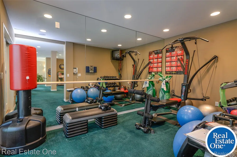 9673 CROSS CREEK DRIVE Green Oak Township, MI 48178