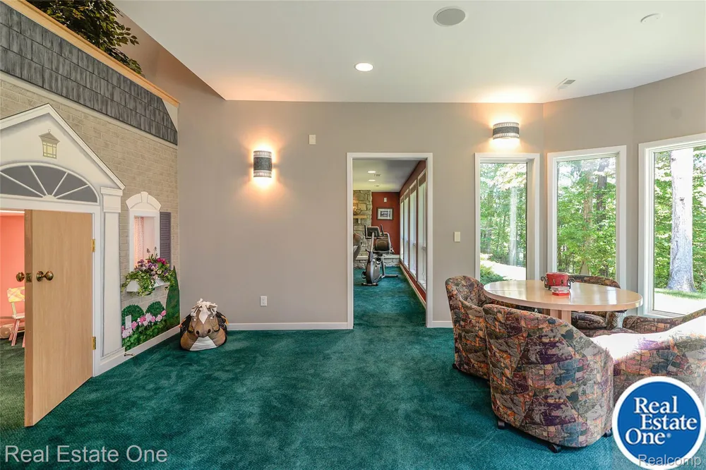 9673 CROSS CREEK DRIVE Green Oak Township, MI 48178