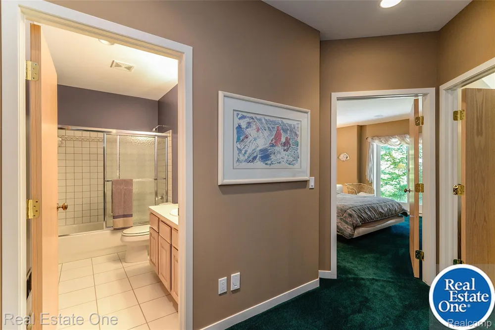 9673 CROSS CREEK DRIVE Green Oak Township, MI 48178