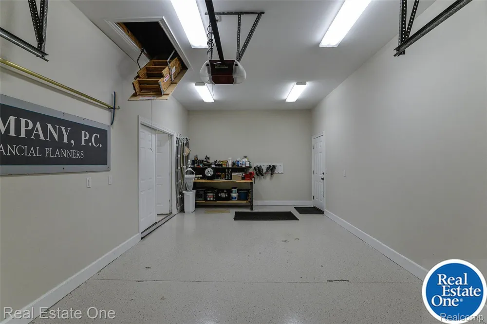 9673 CROSS CREEK DRIVE Green Oak Township, MI 48178