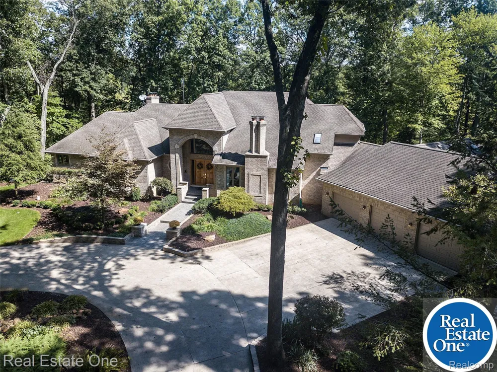 9673 CROSS CREEK DRIVE Green Oak Township, MI 48178