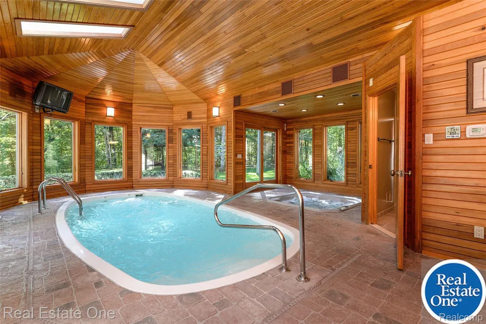 9673 CROSS CREEK DRIVE Green Oak Township, MI 48178