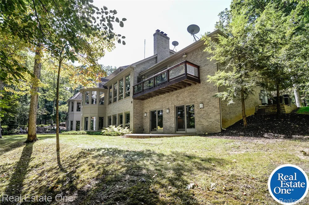 9673 CROSS CREEK DRIVE Green Oak Township, MI 48178