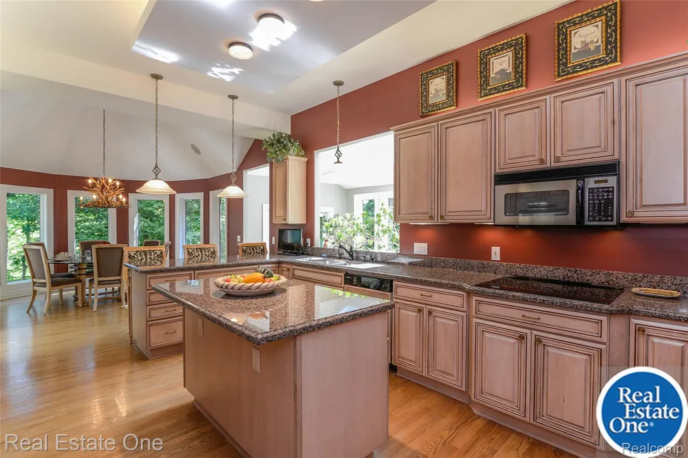 9673 CROSS CREEK DRIVE Green Oak Township, MI 48178