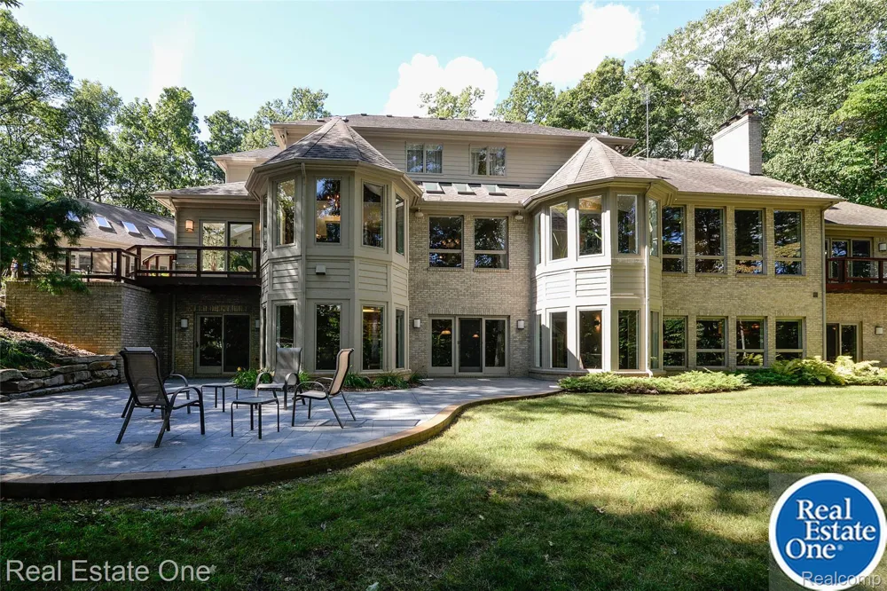 9673 CROSS CREEK DRIVE Green Oak Township, MI 48178