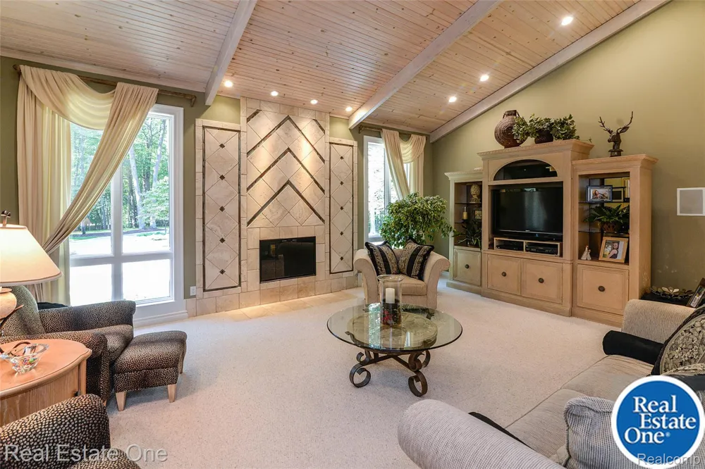 9673 CROSS CREEK DRIVE Green Oak Township, MI 48178