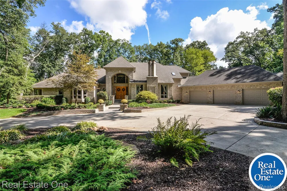 9673 CROSS CREEK DRIVE Green Oak Township, MI 48178