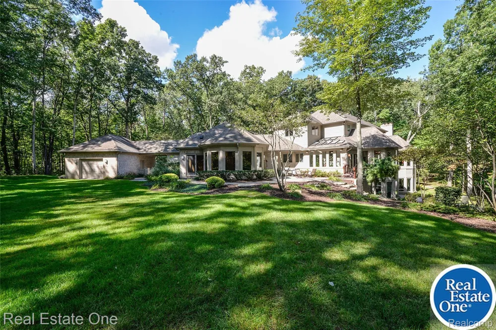 9673 CROSS CREEK DRIVE Green Oak Township, MI 48178