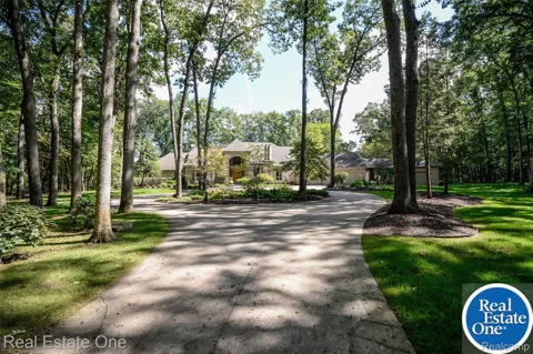 9673 CROSS CREEK DRIVE