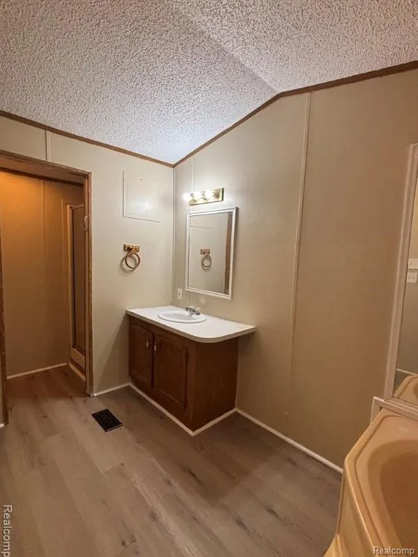 1478 Coachlight Lot 68 Flint City, MI 48532