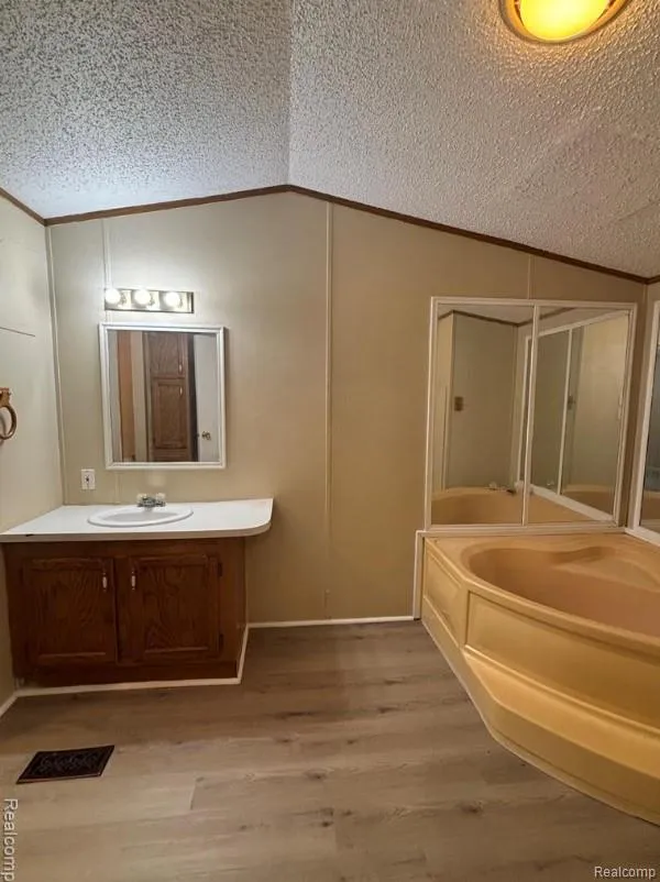 1478 Coachlight Lot 68 Flint City, MI 48532