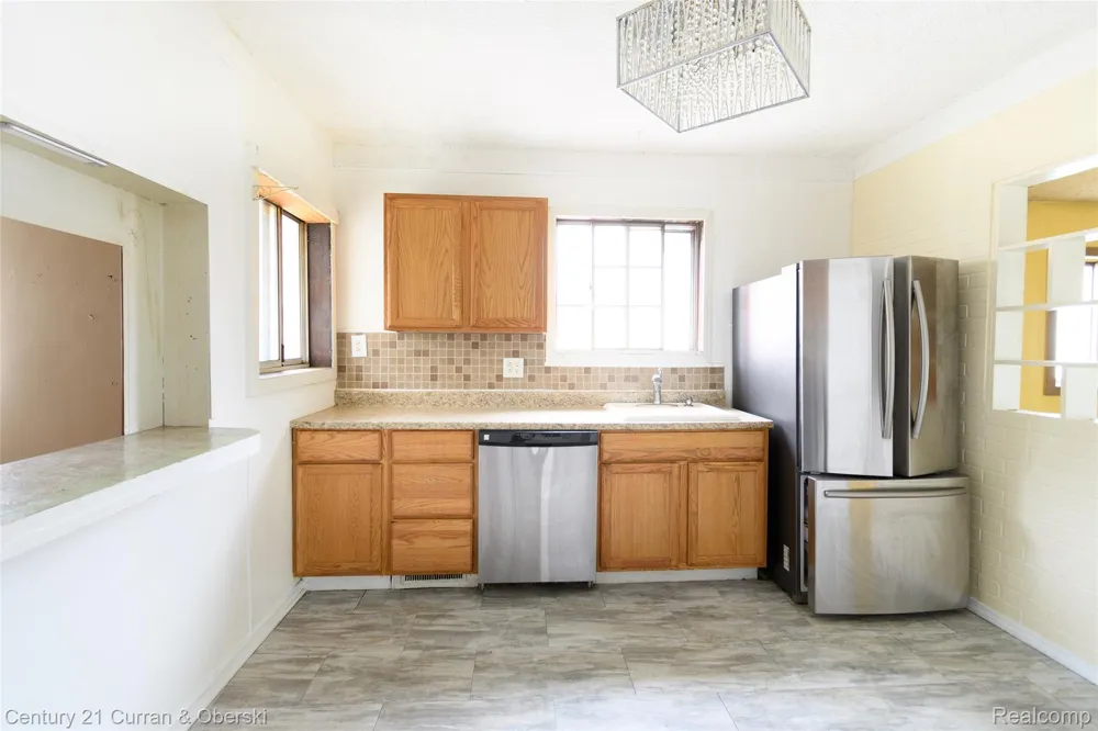 5411 Kingston Street Dearborn Heights City, MI 48125