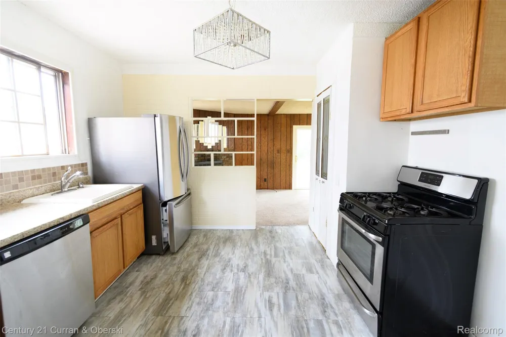 5411 Kingston Street Dearborn Heights City, MI 48125
