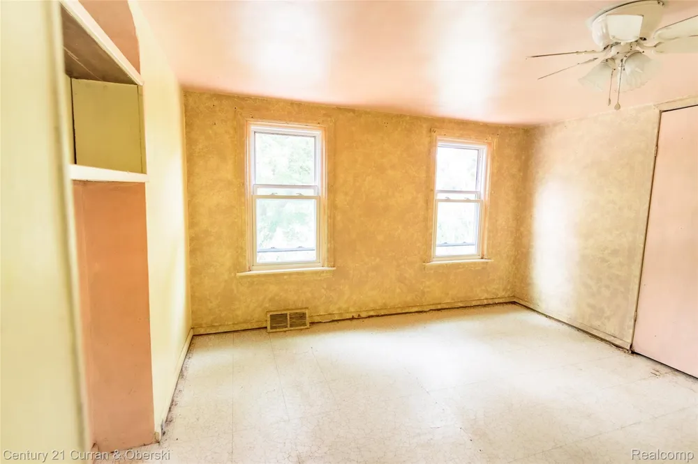 5411 Kingston Street Dearborn Heights City, MI 48125
