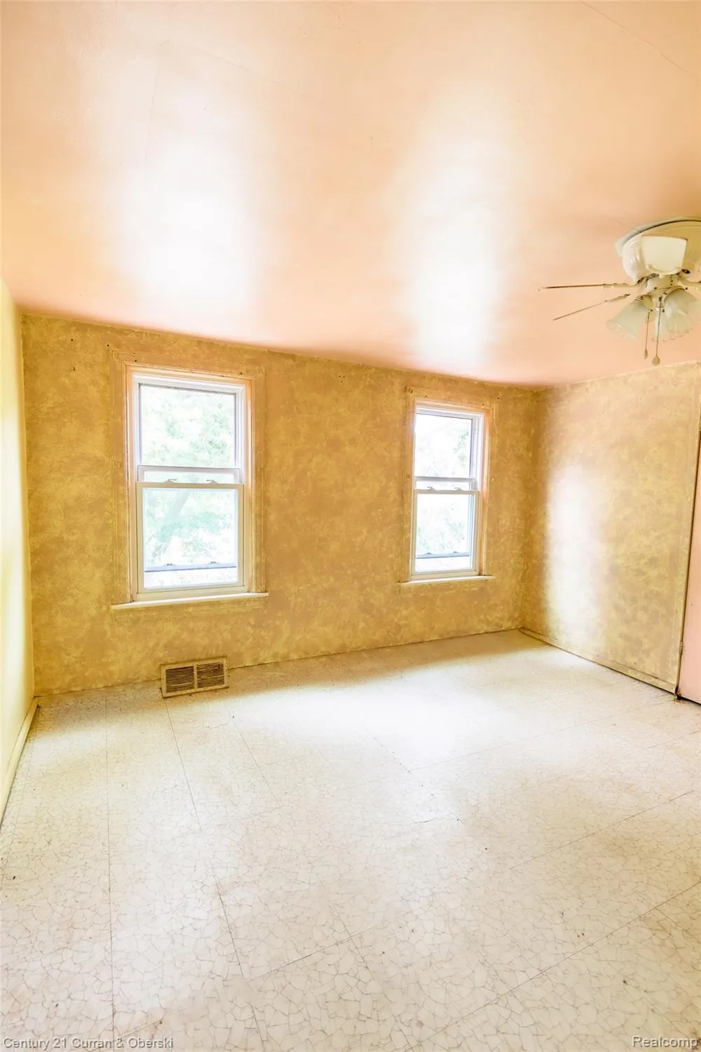 5411 Kingston Street Dearborn Heights City, MI 48125