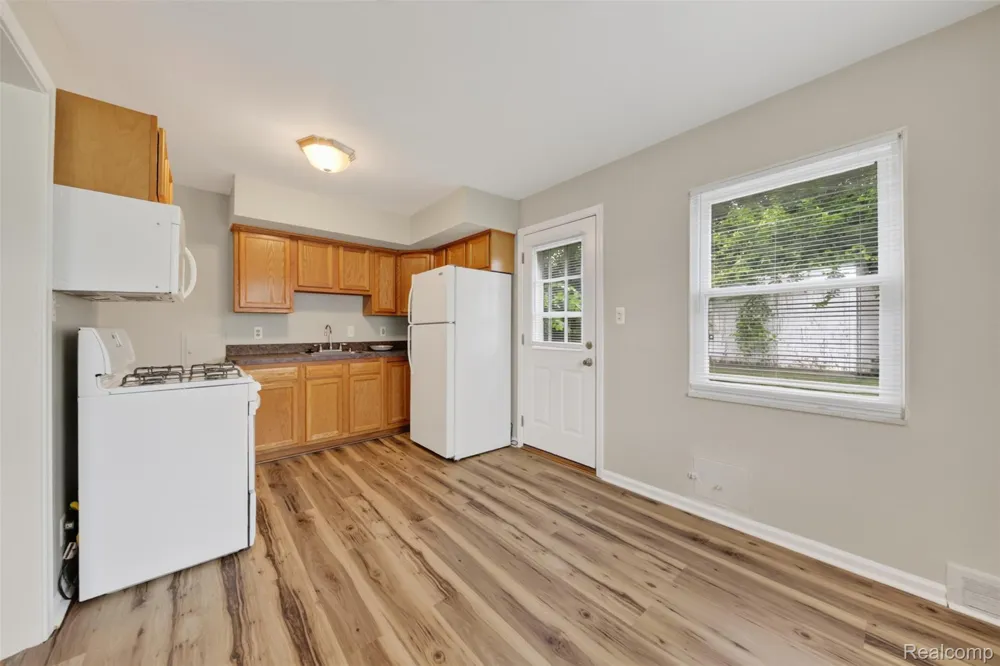 360 Parkview Drive Plymouth City, MI 48170