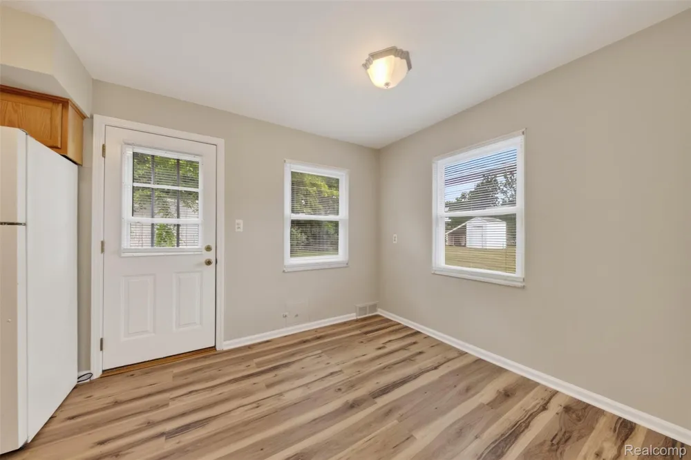 360 Parkview Drive Plymouth City, MI 48170