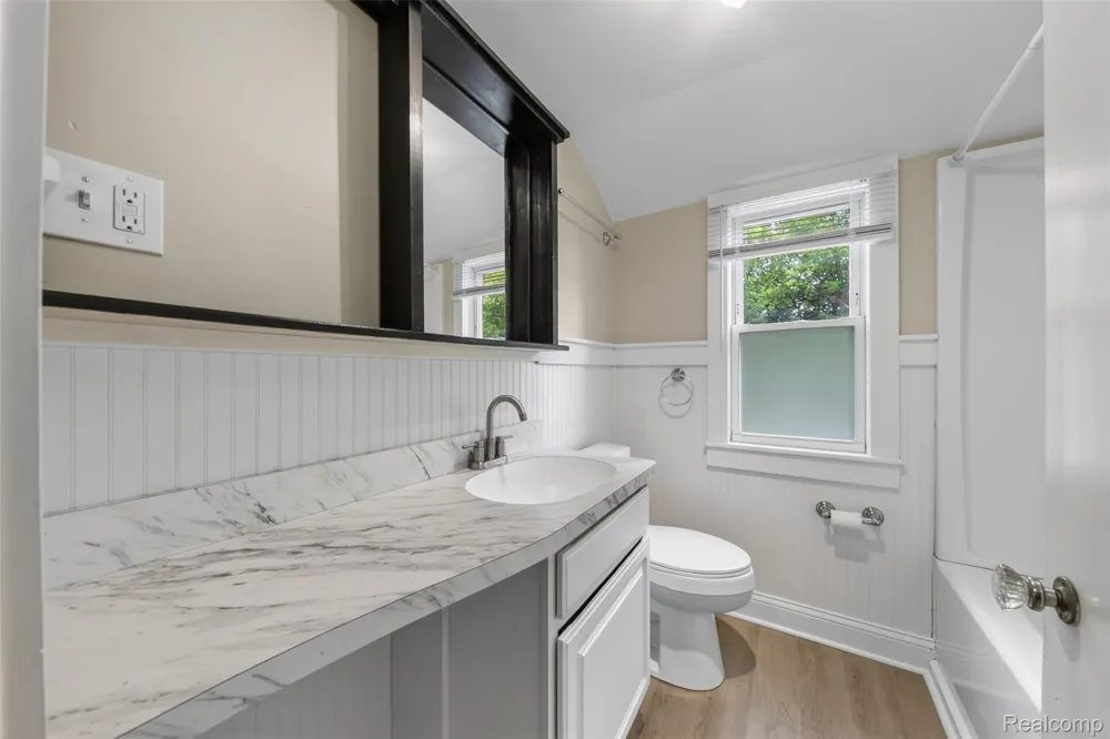 360 Parkview Drive Plymouth City, MI 48170