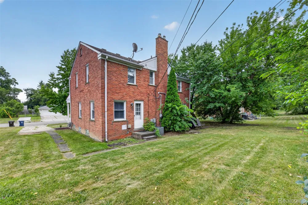 360 Parkview Drive Plymouth City, MI 48170