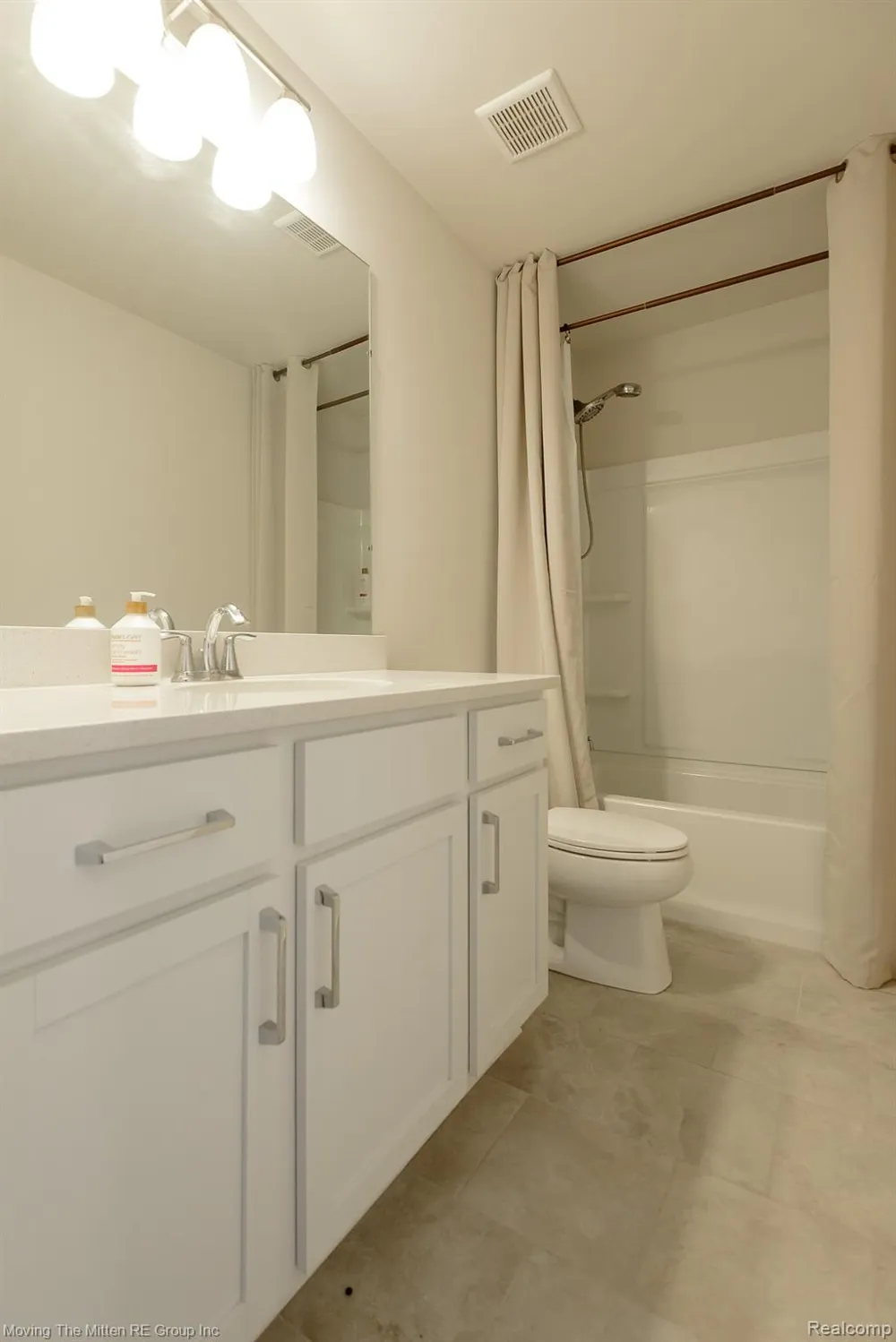 305 Angus Lane Saline Township, MI 48176