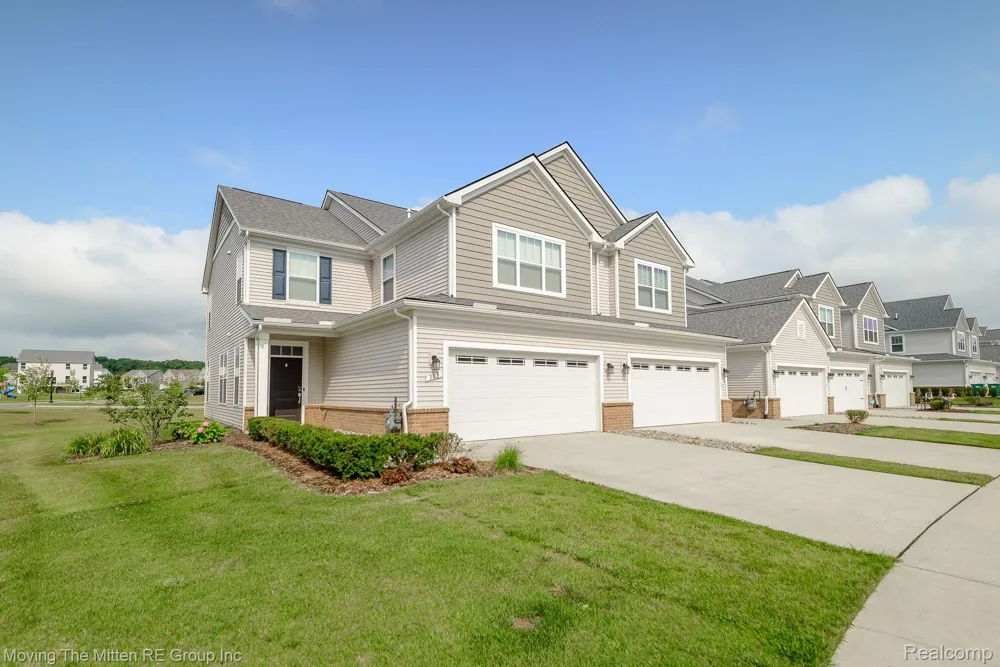 305 Angus Lane Saline Township, MI 48176
