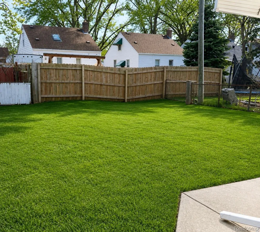 557 WHITE AVENUE Lincoln Park City, MI 48146