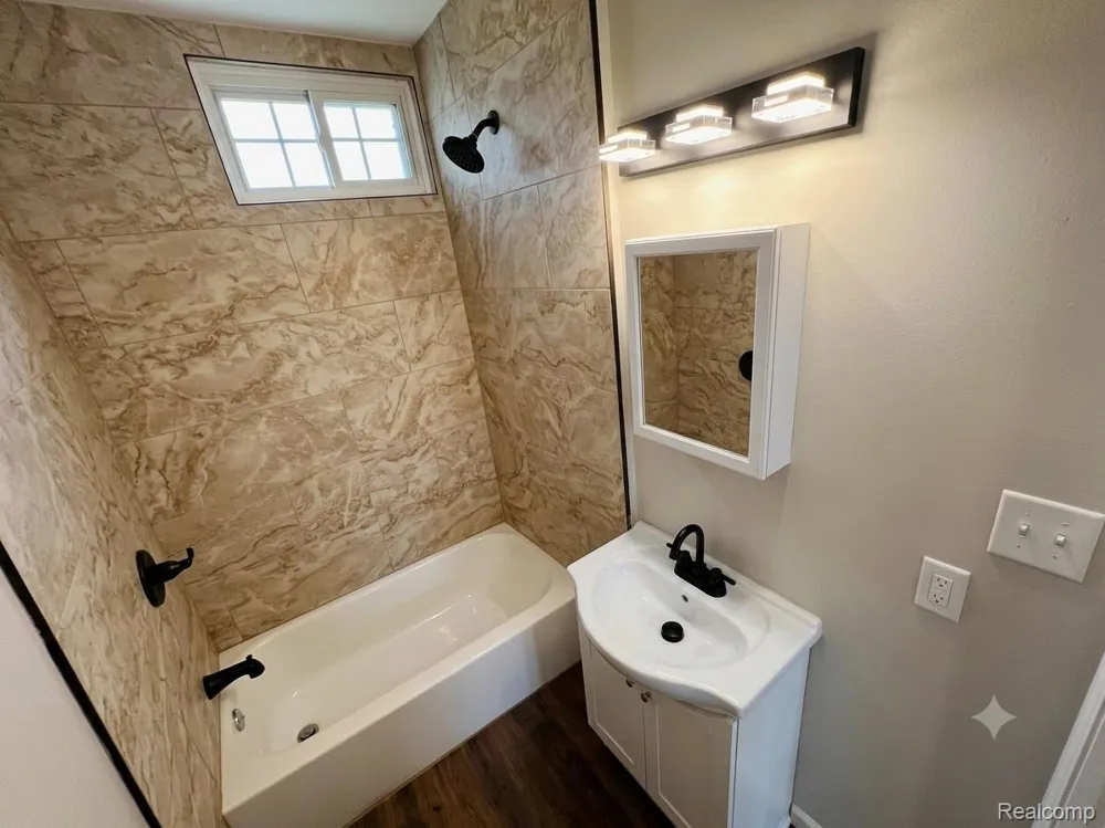 557 WHITE AVENUE Lincoln Park City, MI 48146