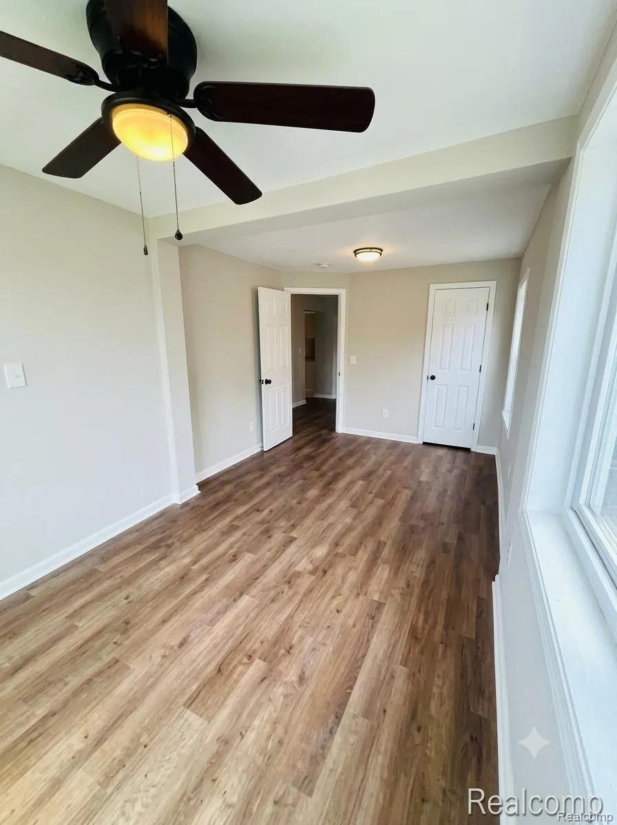 557 WHITE AVENUE Lincoln Park City, MI 48146