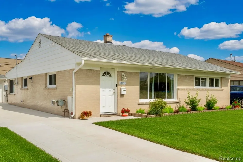 25452 Miracle Drive Madison Heights City, MI 48071