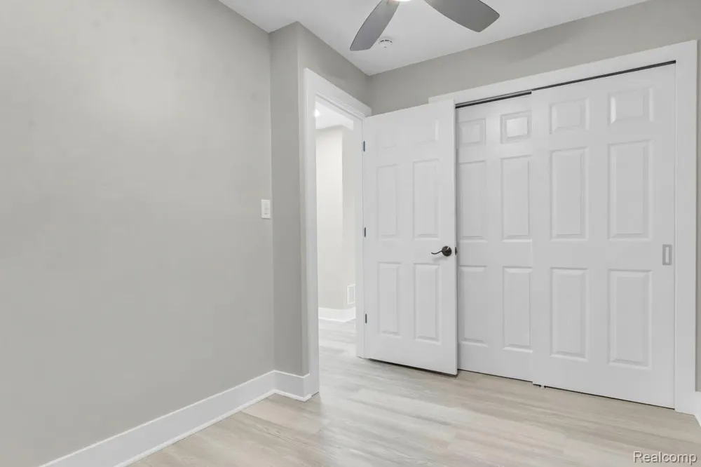 25452 Miracle Drive Madison Heights City, MI 48071