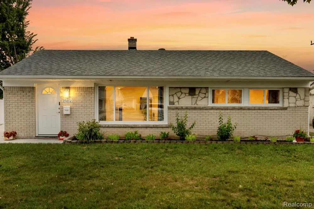 25452 Miracle Drive Madison Heights City, MI 48071