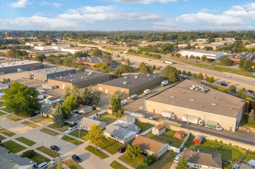 25452 Miracle Drive Madison Heights City, MI 48071