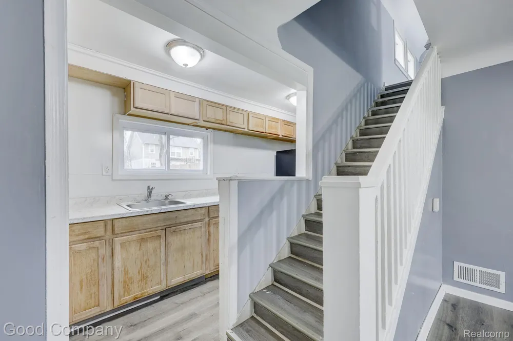 1377 Dorothea Road Berkley City, MI 48072