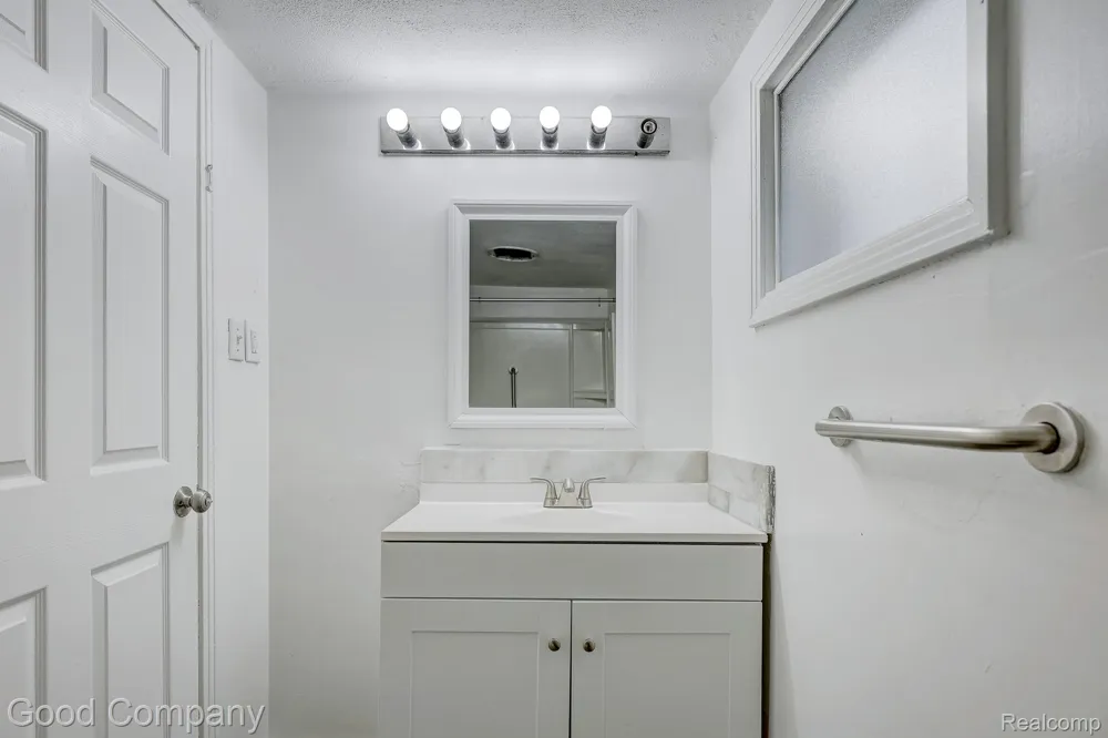 1377 Dorothea Road Berkley City, MI 48072