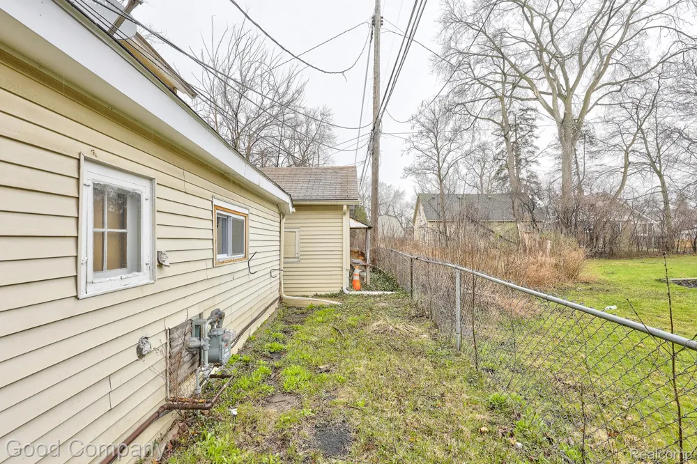 1377 Dorothea Road Berkley City, MI 48072