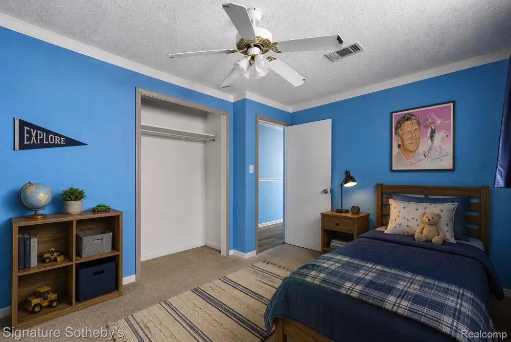 241 W Yale Avenue Pontiac City, MI 48340