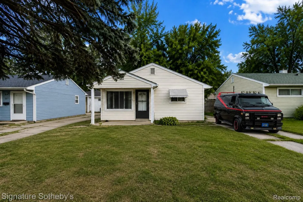 241 W Yale Avenue Pontiac City, MI 48340