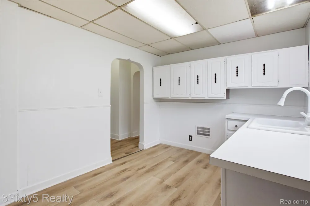 147 Charles Street River Rouge City, MI 48218