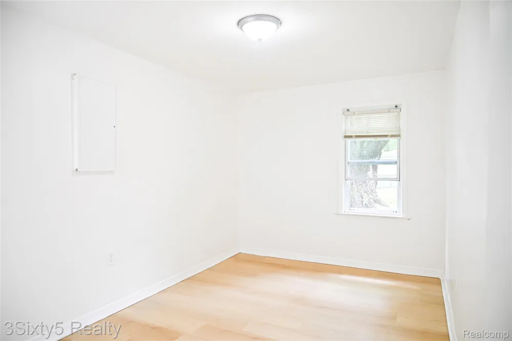 19357 Centralia Redford Charter Township, MI 48240