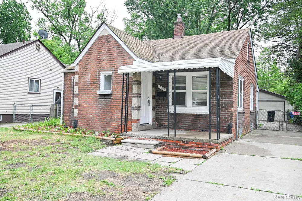 19357 Centralia Redford Charter Township, MI 48240