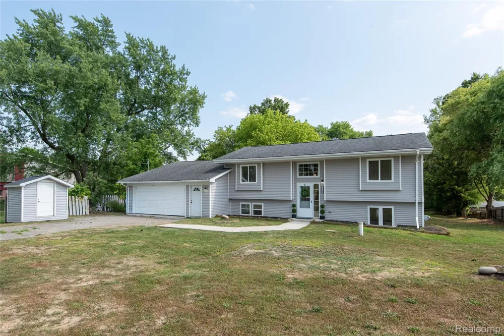 9174 Perry Road Atlas Township, MI 48411