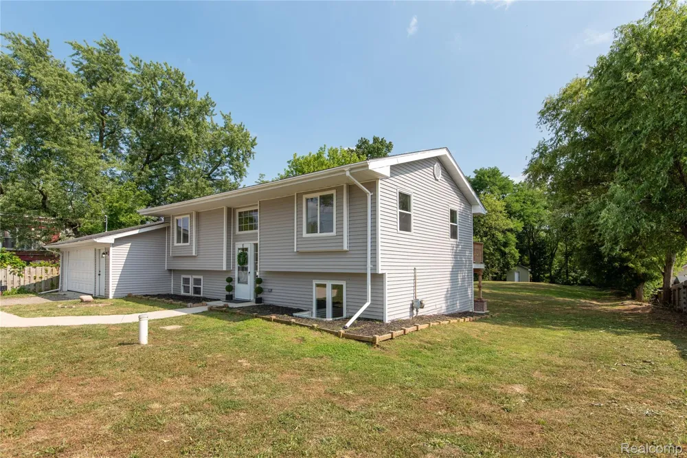 9174 Perry Road Atlas Township, MI 48411