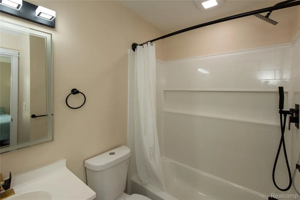 9174 Perry Road Atlas Township, MI 48411