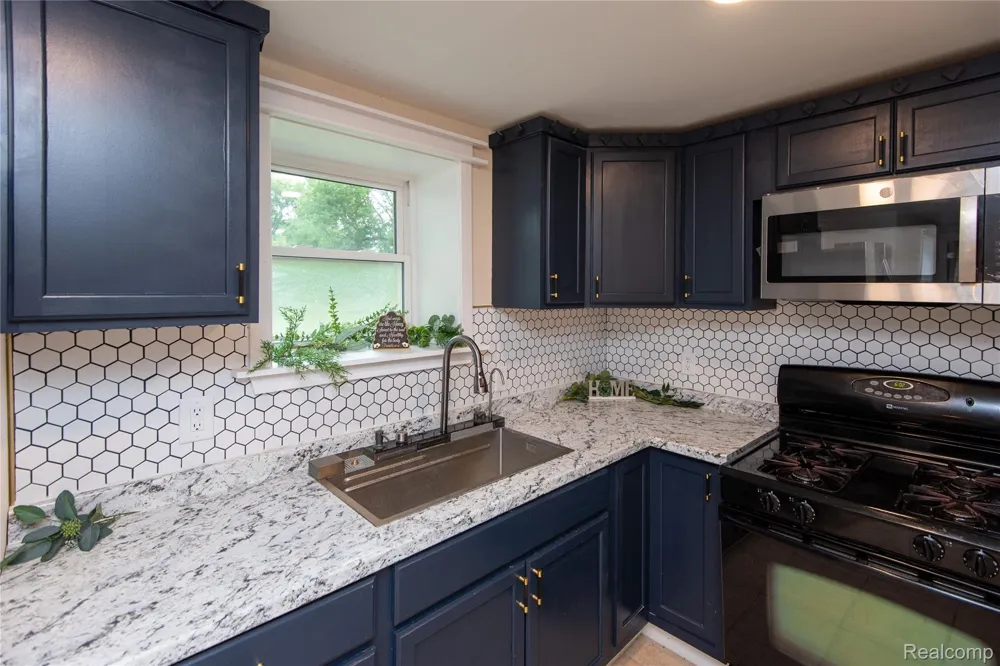 9174 Perry Road Atlas Township, MI 48411