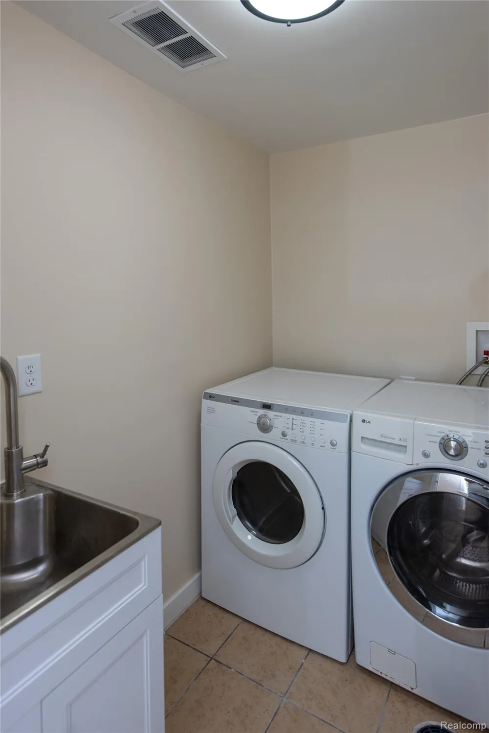 9174 Perry Road Atlas Township, MI 48411