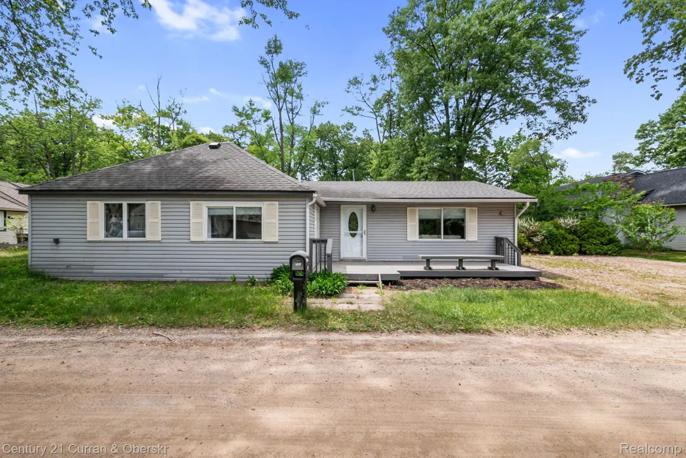 2374 Lakena Road West Bloomfield Charter Township, MI 48324