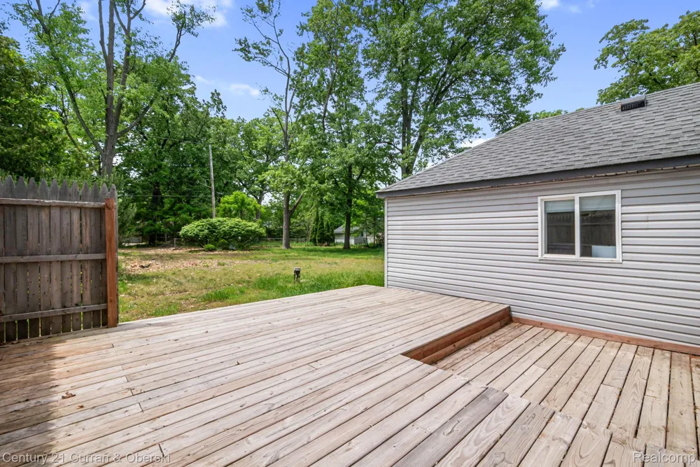 2374 Lakena Road West Bloomfield Charter Township, MI 48324