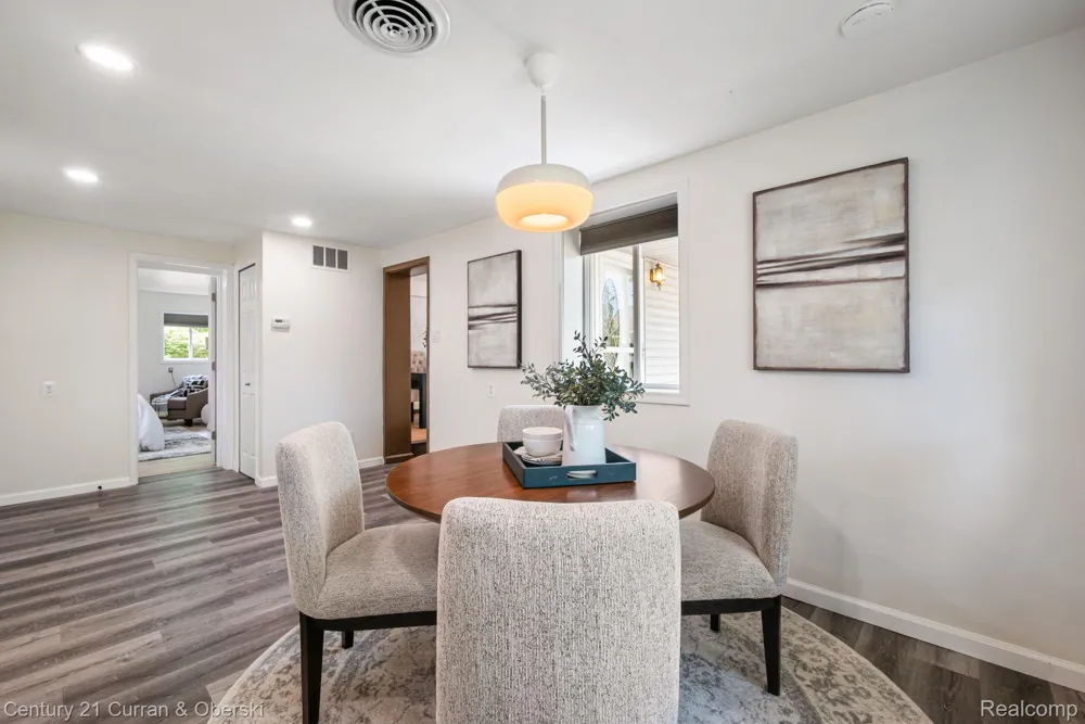 2374 Lakena Road West Bloomfield Charter Township, MI 48324